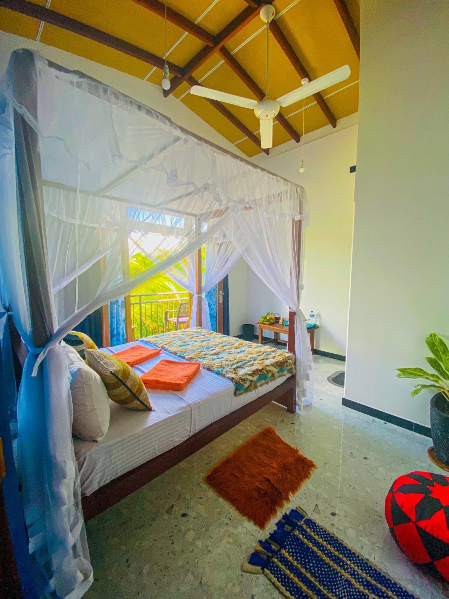 Dew Ashi Homestay Sigiriya Esterno foto