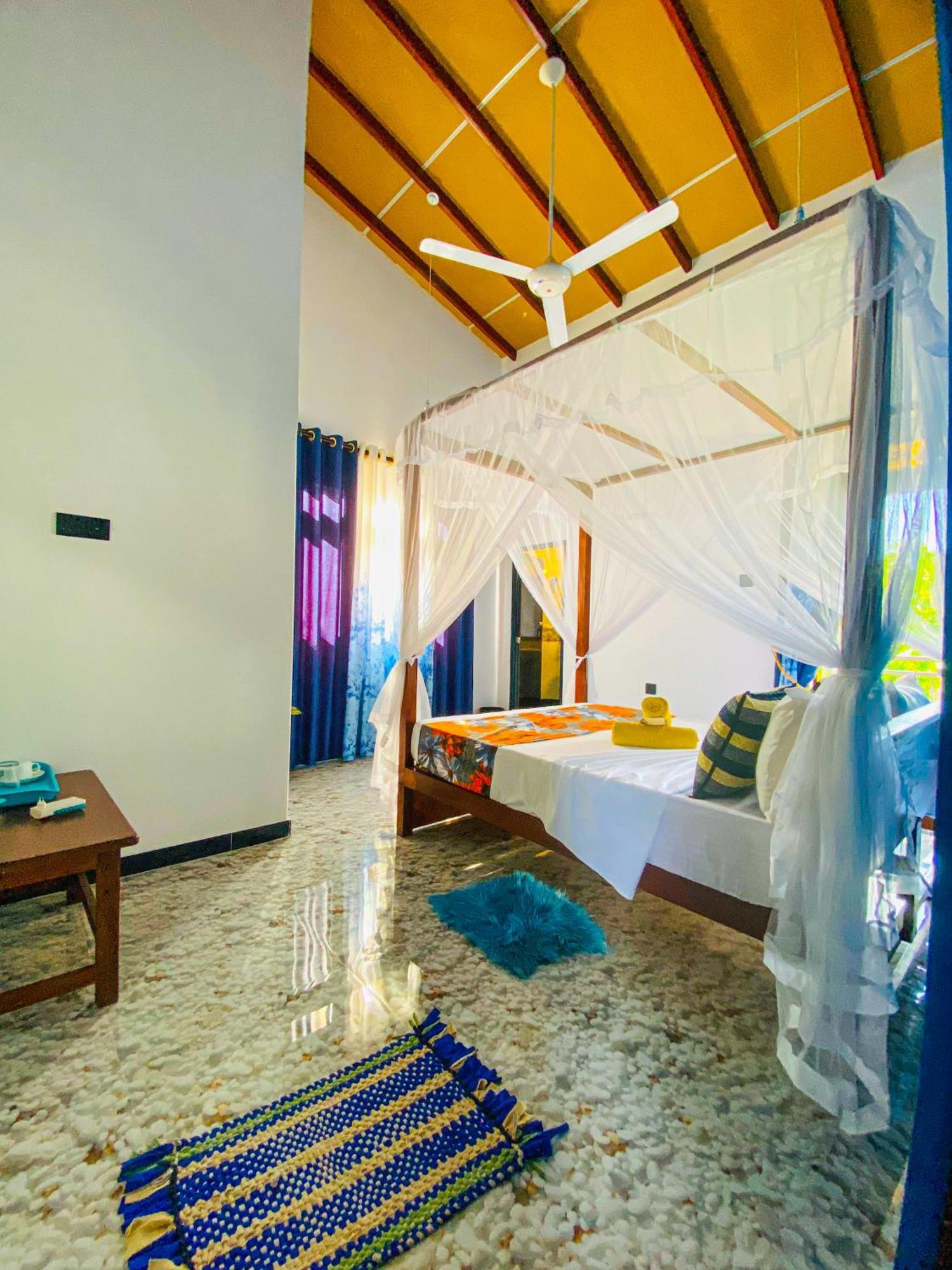 Dew Ashi Homestay Sigiriya Esterno foto