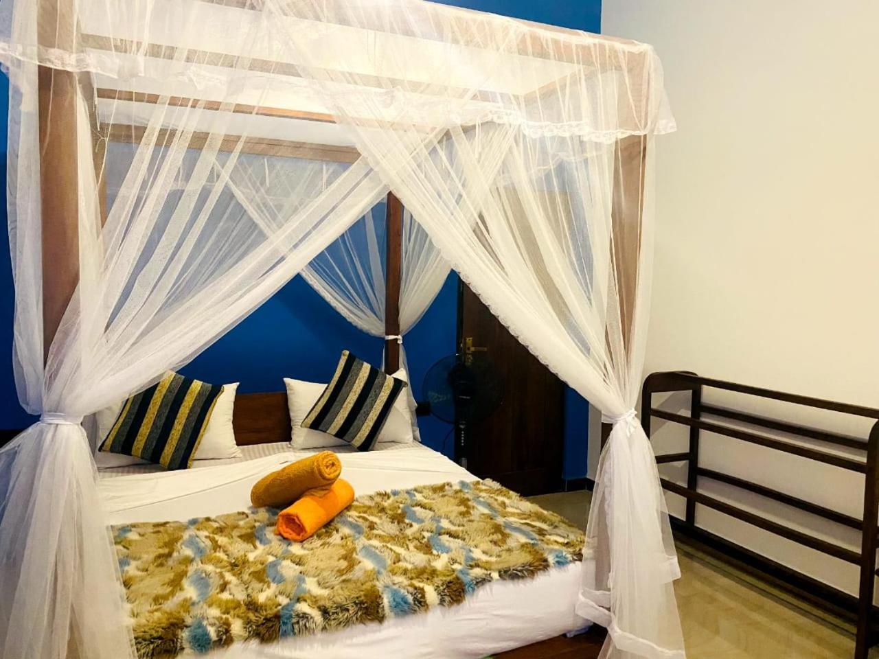 Dew Ashi Homestay Sigiriya Esterno foto
